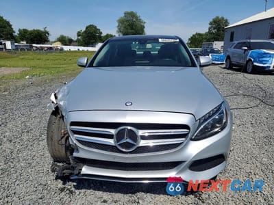 Piąte zdjęcie samochodu w środku: 2015 MERCEDES-BENZ C 300 4MATIC VIN:55SWF4KBXFU002104 - miniatura