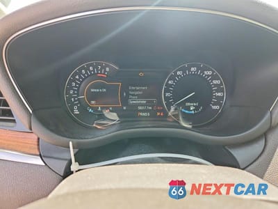 Zdjęcie 9 z 12 samochodu: 2019 LINCOLN MKC SELECT VIN:5LMCJ2D99KUL51542 - miniatura