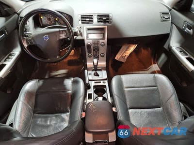 Zdjęcie 8 z 13 samochodu: 2010 VOLVO V50 2.4I VIN:YV1382MW3A2533962 - miniatura