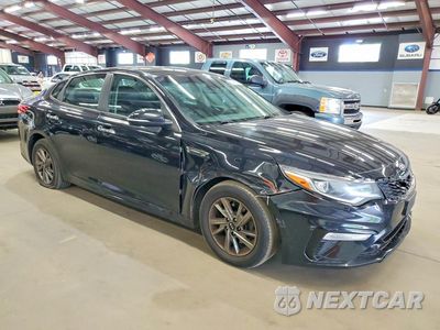 Czwarte zdjęcie samochodu z boku: 2019 KIA OPTIMA LX VIN:5XXGT4L31KG357417 - miniatura