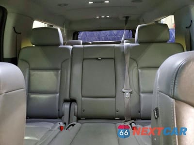 Zdjęcie 10 z 13 samochodu: 2016 CHEVROLET SUBURBAN K1500 LT VIN:1GNSKHKC7GR262555 - miniatura