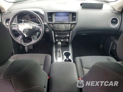 Zdjęcie 8 z 12 samochodu: 2017 NISSAN PATHFINDER SV VIN:5N1DR2MN6HC619149 - miniatura