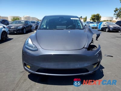 Piąte zdjęcie samochodu w środku: 2022 TESLA MODEL Y VIN:7SAYGDEE9NF328488 - miniatura