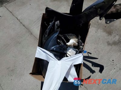 Zdjęcie 9 z 10 samochodu: 2006 YAMAHA YZFR6 L VIN:JYARJ12E76A002426 - miniatura