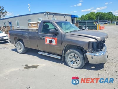 Czwarte zdjęcie samochodu z boku: 2013 CHEVROLET SILVERADO C1500 VIN:1GCNCPEA4DZ152422 - miniatura