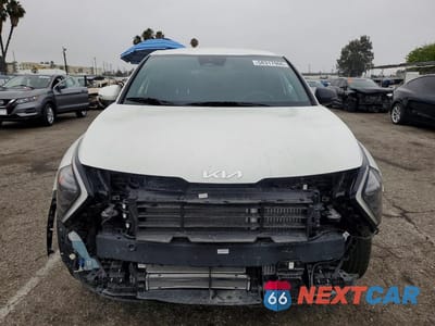 Piąte zdjęcie samochodu w środku: 2025 KIA SPORTAGE EX VIN:KNDPVCDG3S7229758 - miniatura