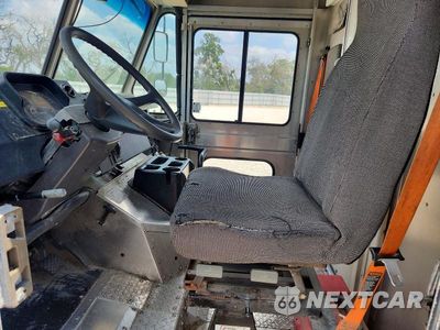 Zdjęcie 7 z 12 samochodu: 2020 FREIGHTLINER MT45 CHASSIS DELIVERY TRUCK VIN:4UZAC2EAXLCMH7988 - miniatura