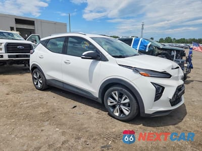 Czwarte zdjęcie samochodu z boku: 2022 CHEVROLET BOLT EUV LT VIN:1G1FY6S04N4119875 - miniatura