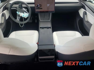 Zdjęcie 8 z 13 samochodu: 2026 TESLA MODEL Y VIN:7SAYGDED8TA437025 - miniatura