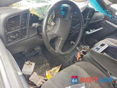 Zdjęcie 8 z 12 samochodu: 2004 CHEVROLET SILVERADO K3500 VIN:1GCJK33284F180375 - miniatura