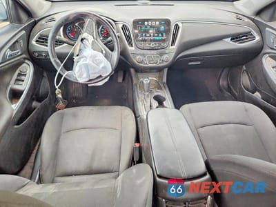 Zdjęcie 8 z 12 samochodu: 2017 CHEVROLET MALIBU LT VIN:1G1ZE5ST1HF144719 - miniatura