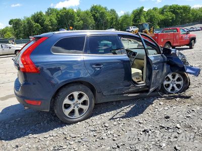 Trzecie zdjęcie samochodu z tyłu: 2013 VOLVO XC60 3.2 VIN:YV4940DZ8D2393144 - miniatura