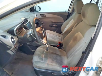 Zdjęcie 7 z 12 samochodu: 2017 CHEVROLET SONIC VIN:1G1JG6SH9H4153298 - miniatura