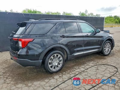 Trzecie zdjęcie samochodu z tyłu: 2025 FORD EXPLORER ACTIVE VIN:1FMUK8DH5SGA19255 - miniatura