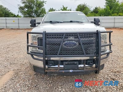 Piąte zdjęcie samochodu w środku: 2018 FORD F350 SUPER DUTY VIN:1FT8X3BT5JEC12484 - miniatura