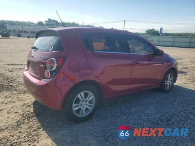 Trzecie zdjęcie samochodu z tyłu: 2014 CHEVROLET SONIC LT VIN:1G1JC6SBXE4123620 - miniatura