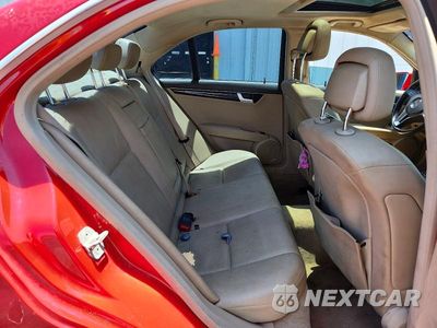 Zdjęcie 10 z 13 samochodu: 2014 MERCEDES-BENZ C 250 VIN:WDDGF4HB5EA962151 - miniatura
