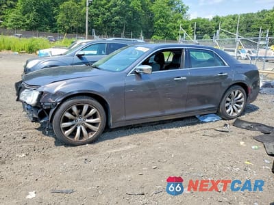 2019 CHRYSLER 300 LIMITED 2C3CCAEG4KH612107 - główne zdjęcie licytacji z USA - miniatura