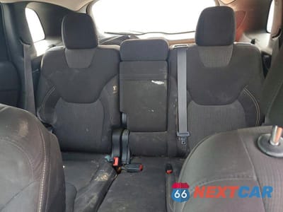 Zdjęcie 10 z 13 samochodu: 2015 JEEP CHEROKEE LATITUDE VIN:1C4PJMCS0FW725104 - miniatura