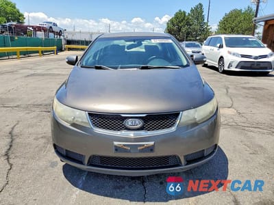 Piąte zdjęcie samochodu w środku: 2010 KIA FORTE EX VIN:KNAFU4A29A5047597 - miniatura