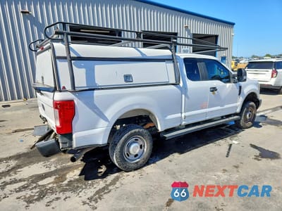 Trzecie zdjęcie samochodu z tyłu: 2018 FORD F250 SUPER DUTY VIN:1FT7X2B69JEB66691 - miniatura