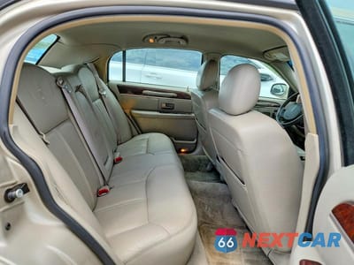 Zdjęcie 10 z 12 samochodu: 2009 LINCOLN TOWN CAR SIGNATURE LIMITED VIN:2LNHM82V79X636066 - miniatura