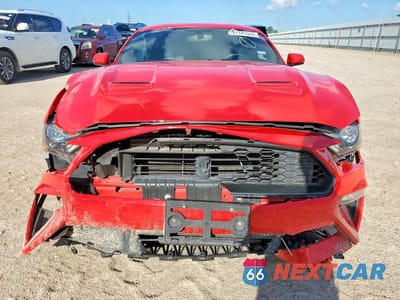 Piąte zdjęcie samochodu w środku: 2019 FORD MUSTANG VIN:1FA6P8TH4K5185400 - miniatura