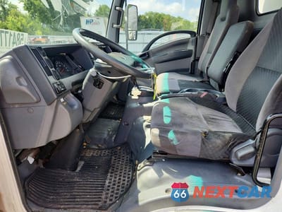 Zdjęcie 7 z 12 samochodu: 2014 ISUZU NPR HD DELIVERY TRUCK VIN:54DC4W1B0ES800177 - miniatura