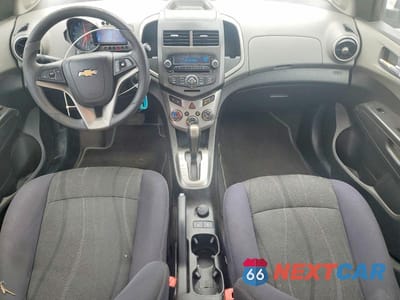 Zdjęcie 8 z 12 samochodu: 2013 CHEVROLET SONIC VIN:1G1JC5SH9D4128661 - miniatura