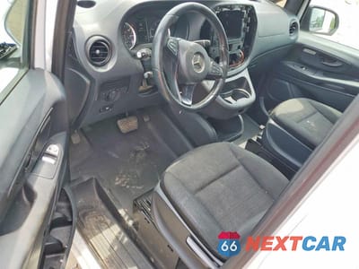 Zdjęcie 8 z 14 samochodu: 2016 MERCEDES-BENZ METRIS DELIVERY VAN VIN:WD3PG2EAXG3088260 - miniatura