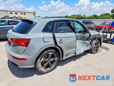 Trzecie zdjęcie samochodu z tyłu: 2019 AUDI SQ5 PREMIUM PLUS VIN:WA1B4AFY4K2101138 - miniatura