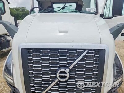 Zdjęcie 7 z 10 samochodu: 2022 VOLVO VNL SEMI TRUCK VIN:4V4NC9EH7NN317319 - miniatura