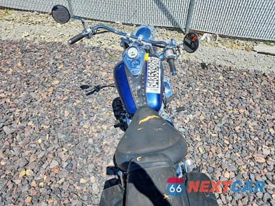 Zdjęcie 6 z 8 samochodu: 2002 HONDA VT750 CDD VIN:JH2RC44FX2M012776 - miniatura