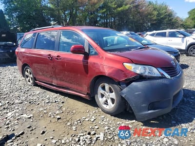 Czwarte zdjęcie samochodu z boku: 2017 TOYOTA SIENNA LE VIN:5TDKZ3DC3HS772408 - miniatura