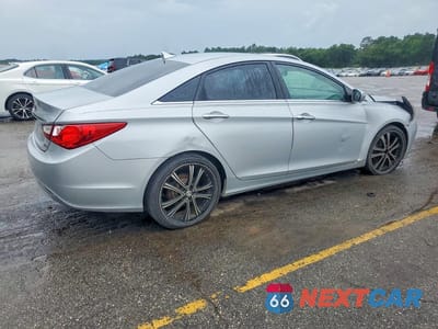 Trzecie zdjęcie samochodu z tyłu: 2011 HYUNDAI SONATA LIMITED VIN:5NPEC4AC9BH252686 - miniatura