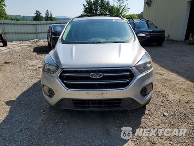 Piąte zdjęcie samochodu w środku: 2018 FORD ESCAPE SE VIN:1FMCU9GD6JUC43395 - miniatura