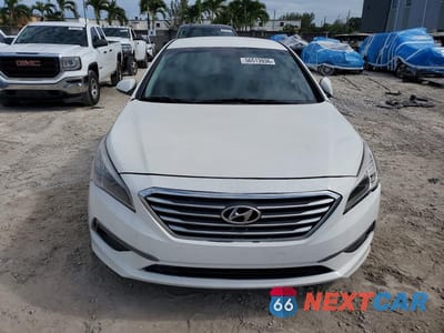 Piąte zdjęcie samochodu w środku: 2015 HYUNDAI SONATA SE VIN:5NPE24AF2FH005514 - miniatura