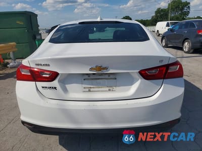 Zdjęcie 6 z 12 samochodu: 2018 CHEVROLET MALIBU LT VIN:1G1ZD5ST2JF143300 - miniatura