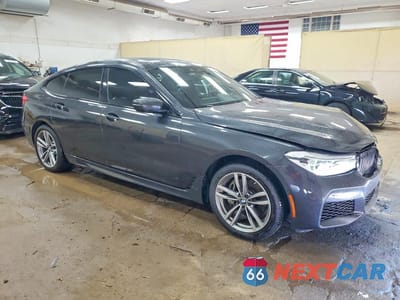 Czwarte zdjęcie samochodu z boku: 2019 BMW 640 XIGT VIN:WBAJV6C54KBK08676 - miniatura