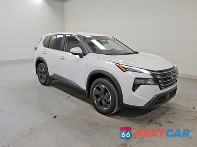 Czwarte zdjęcie samochodu z boku: 2026 NISSAN ROGUE SV VIN:5N1BT3BA4TC713182 - miniatura