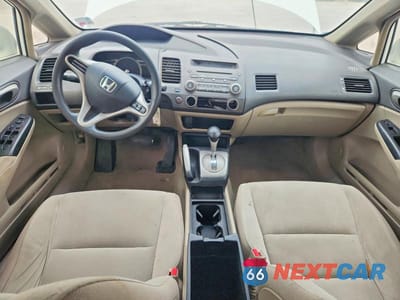 Zdjęcie 8 z 12 samochodu: 2010 HONDA CIVIC LX VIN:19XFA1F51AE020945 - miniatura