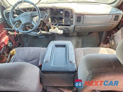 Zdjęcie 8 z 13 samochodu: 2004 GMC NEW SIERRA C1500 VIN:1GTEC19V04Z180955 - miniatura