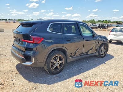 Trzecie zdjęcie samochodu z tyłu: 2023 BMW X1 XDRIVE28I VIN:WBX73EF07P5X88527 - miniatura