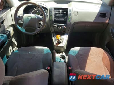Zdjęcie 8 z 13 samochodu: 2006 HYUNDAI TUCSON GL VIN:KM8JM12B56U437504 - miniatura