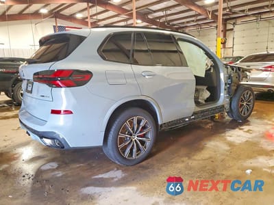 Trzecie zdjęcie samochodu z tyłu: 2026 BMW X5 XDRIVE50E VIN:5UX43EU02T9063521 - miniatura