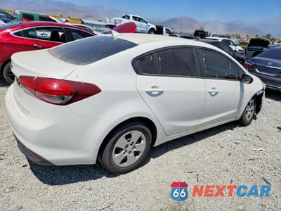 Trzecie zdjęcie samochodu z tyłu: 2017 KIA FORTE LX VIN:3KPFK4A77HE050341 - miniatura