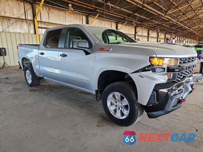 Czwarte zdjęcie samochodu z boku: 2019 CHEVROLET SILVERADO K1500 TRAIL BOSS CUSTOM VIN:1GCPYCEF9KZ361070 - miniatura