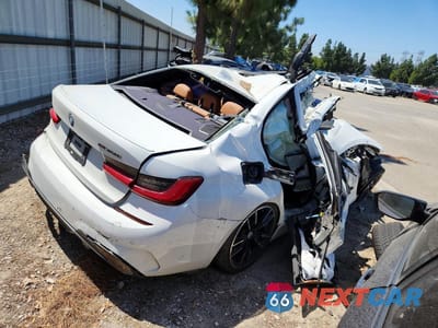 Trzecie zdjęcie samochodu z tyłu: 2020 BMW M340I VIN:WBA5U7C03LFH04693 - miniatura