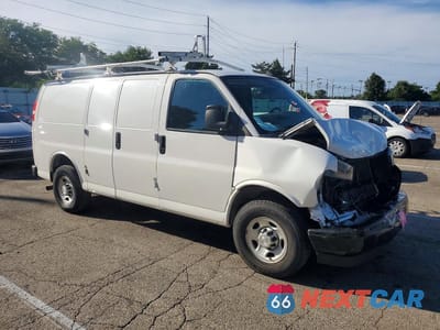 Czwarte zdjęcie samochodu z boku: 2018 CHEVROLET EXPRESS G3500 VIN:1GCZGGFG1J1269488 - miniatura