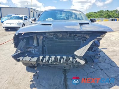 Piąte zdjęcie samochodu w środku: 2019 DODGE CHALLENGER SXT VIN:2C3CDZAG3KH525302 - miniatura